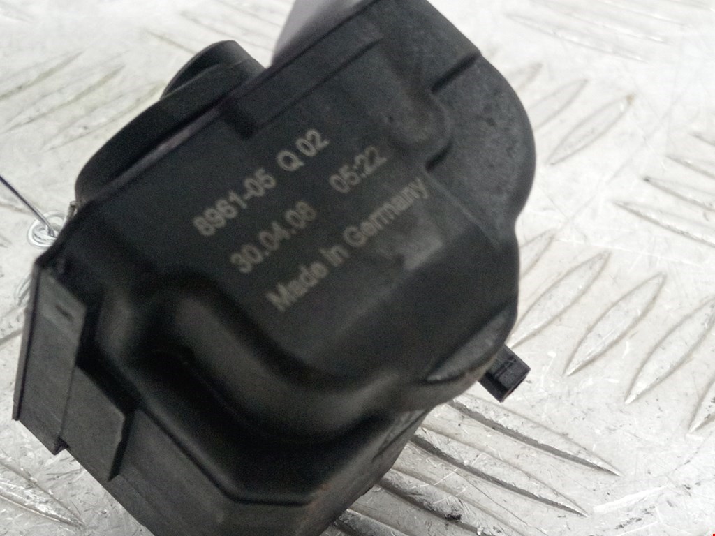 Активатор замка бензобака MERCEDES-BENZ C-Class C-klasse W204 2007-2015