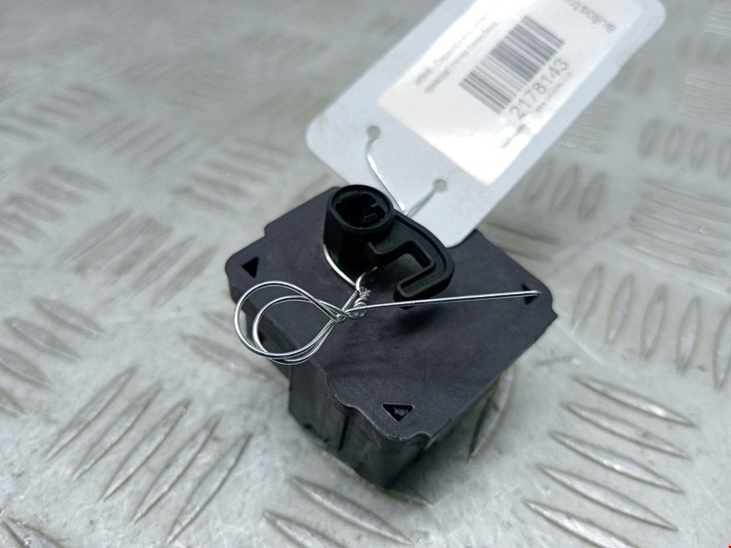 Активатор замка бензобака MERCEDES-BENZ C-Class C-klasse W204 2007-2015