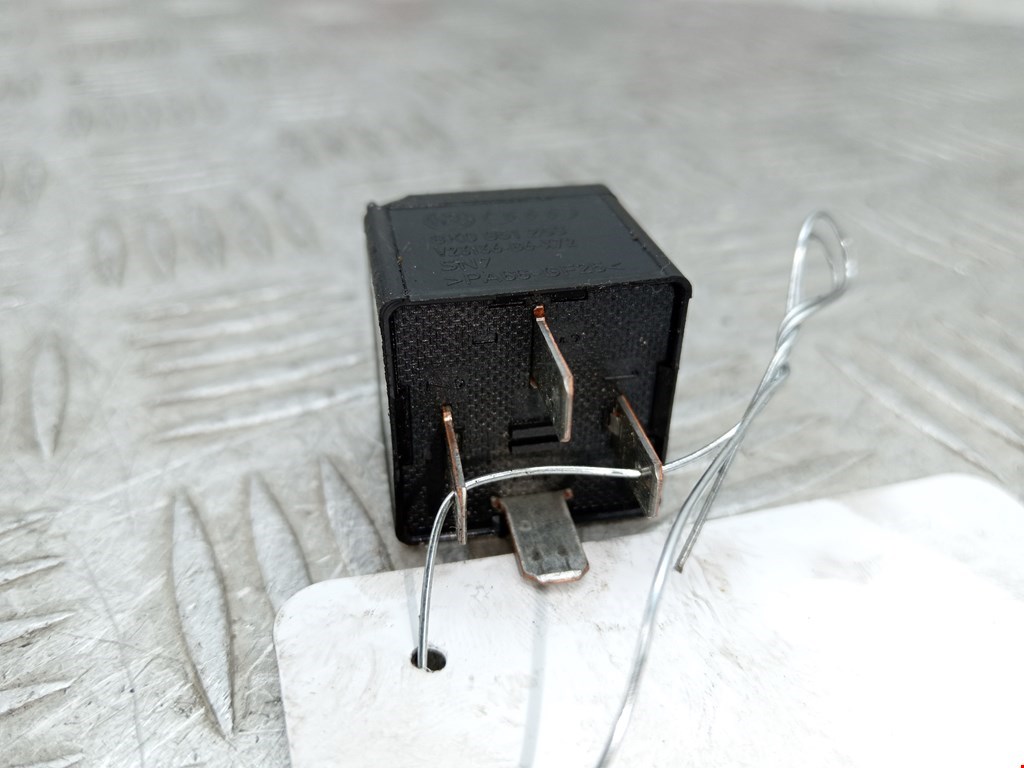 Реле AUDI A6 C6 2004-2010