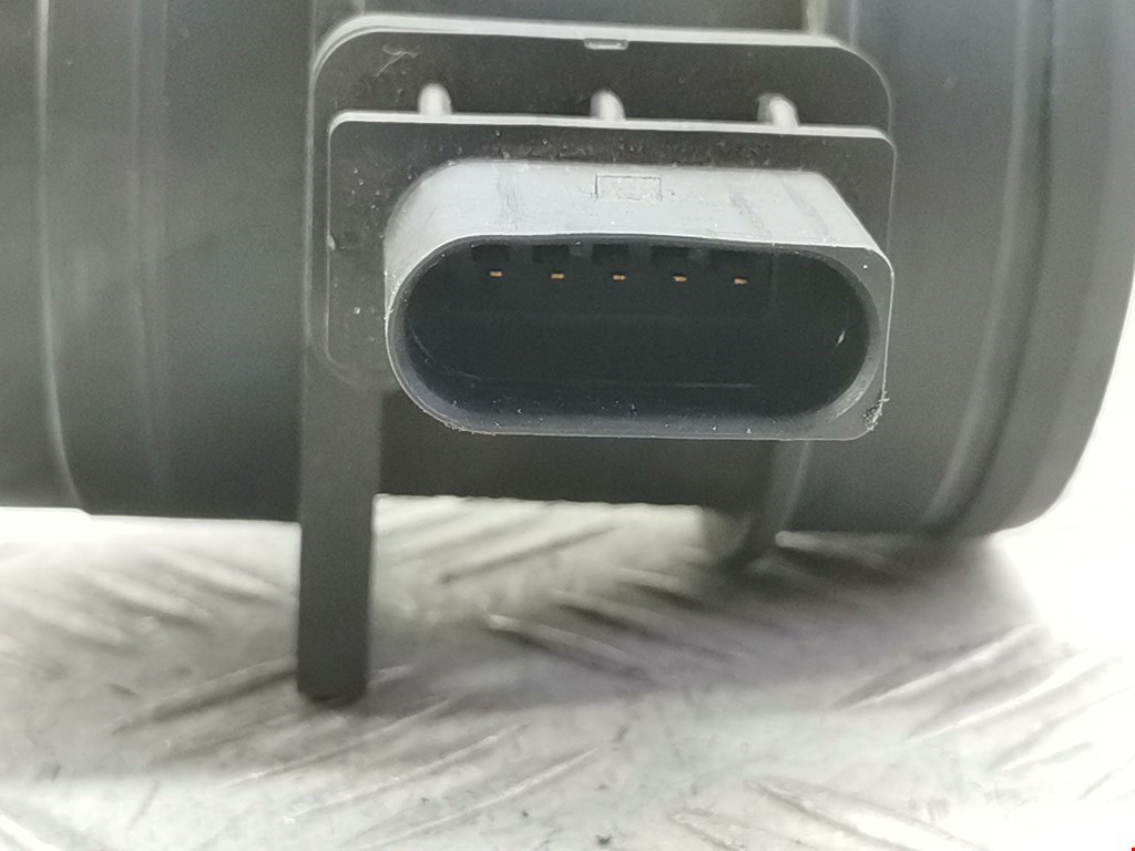 Расходомер воздуха (массметр, датчик ДМРВ) AUDI A4 B8 2007-2015