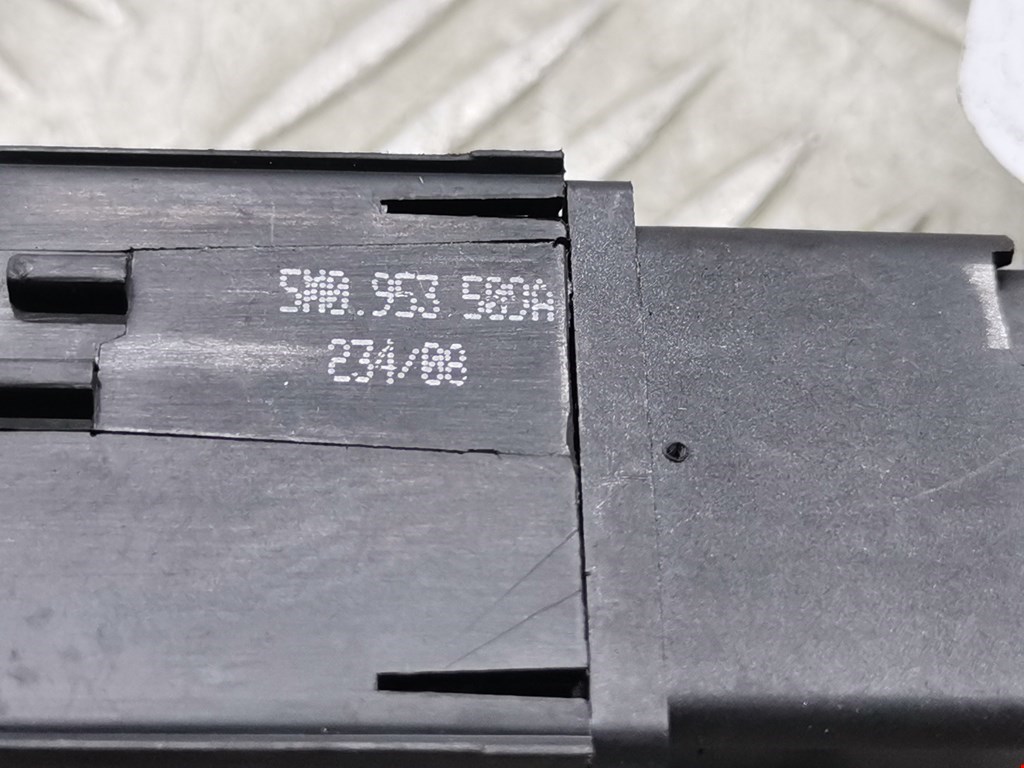 Кнопка аварийной сигнализации (аварийки) VOLKSWAGEN Tiguan 2007-2016