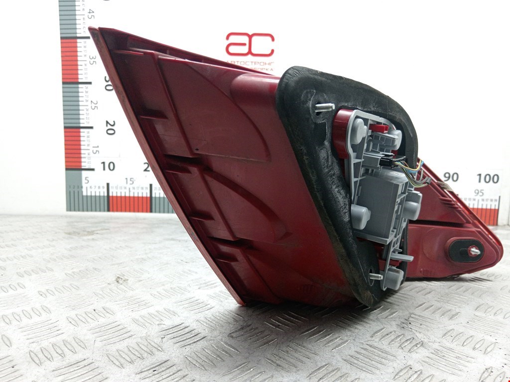 Фонарь задний правый MERCEDES-BENZ C-Class C-klasse W204 2007-2015