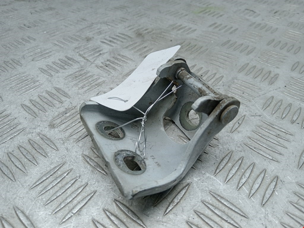Петля двери передней правой Renault Kangoo 2 (W/FW) (2007-2021)