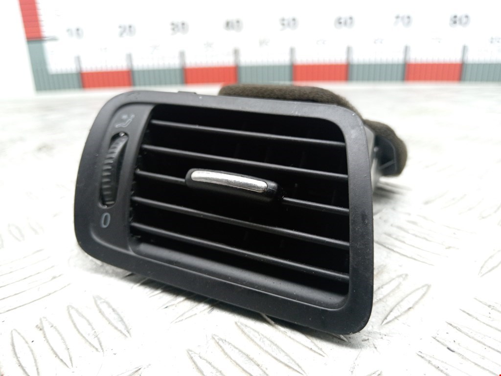 Дефлектор воздушный VOLKSWAGEN Passat B6 2005-2011