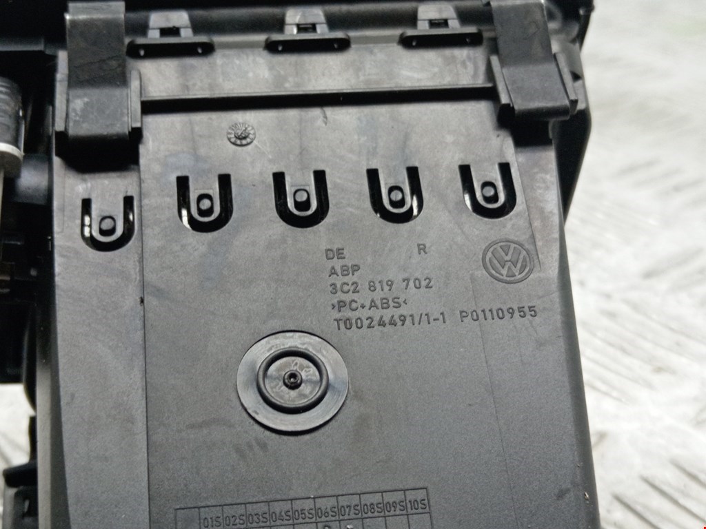 Дефлектор воздушный VOLKSWAGEN Passat B6 2005-2011