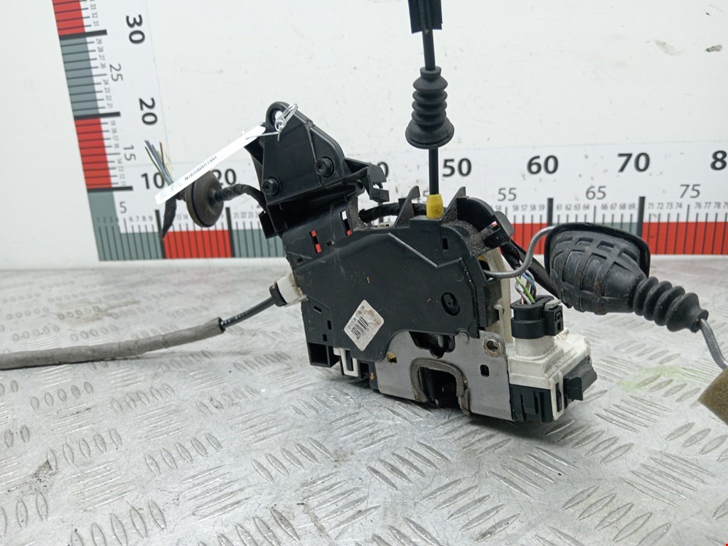 Замок двери передней правой MERCEDES-BENZ C-Class C-klasse W204 2007-2015