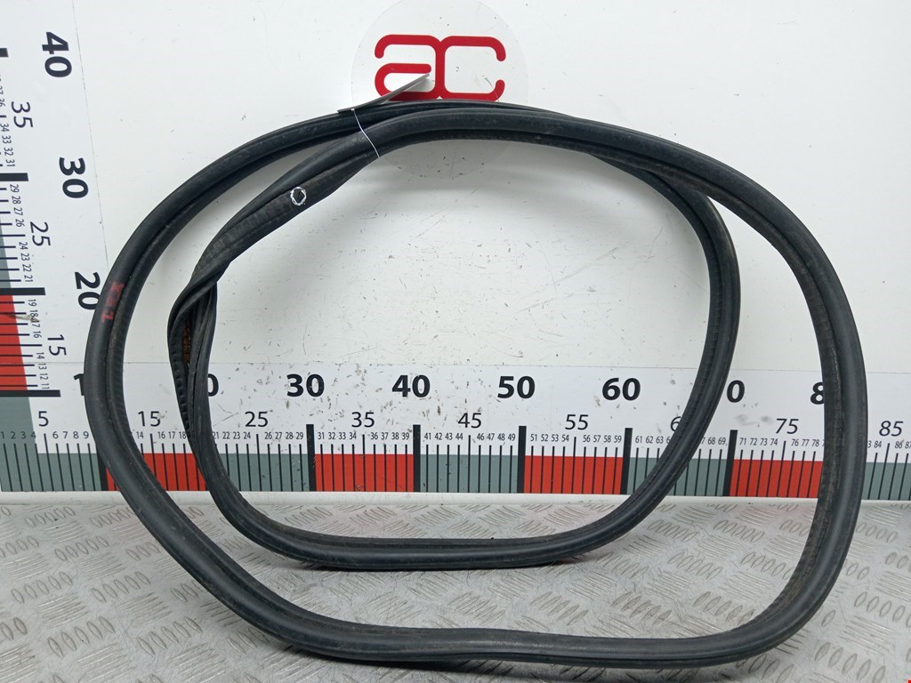 Уплотнитель двери TOYOTA Aygo AB10 2005-2014