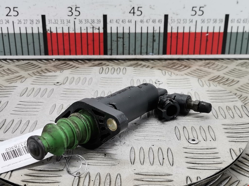 Цилиндр сцепления рабочий VOLKSWAGEN Golf IV 1997-2003