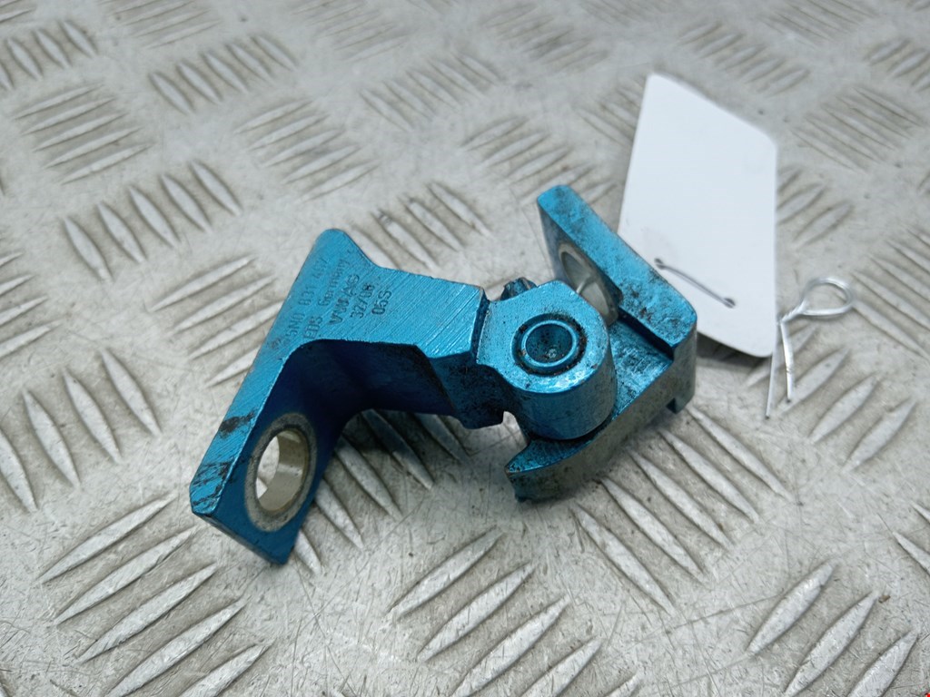 Петля двери задней правой Volkswagen Tiguan 1 (2007-2016)