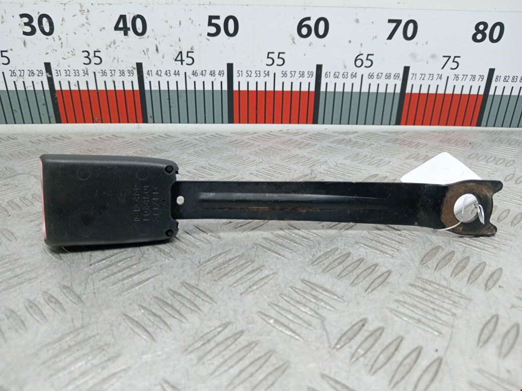 Замок ремня безопасности (преднатяжитель ремня безопасности) Toyota Aygo 1 (2005-2014)