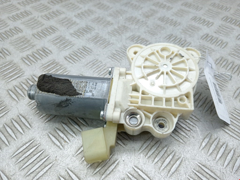 Моторчик (двигатель) стеклоподъемника MERCEDES-BENZ CLS-Class C219 2004-2010