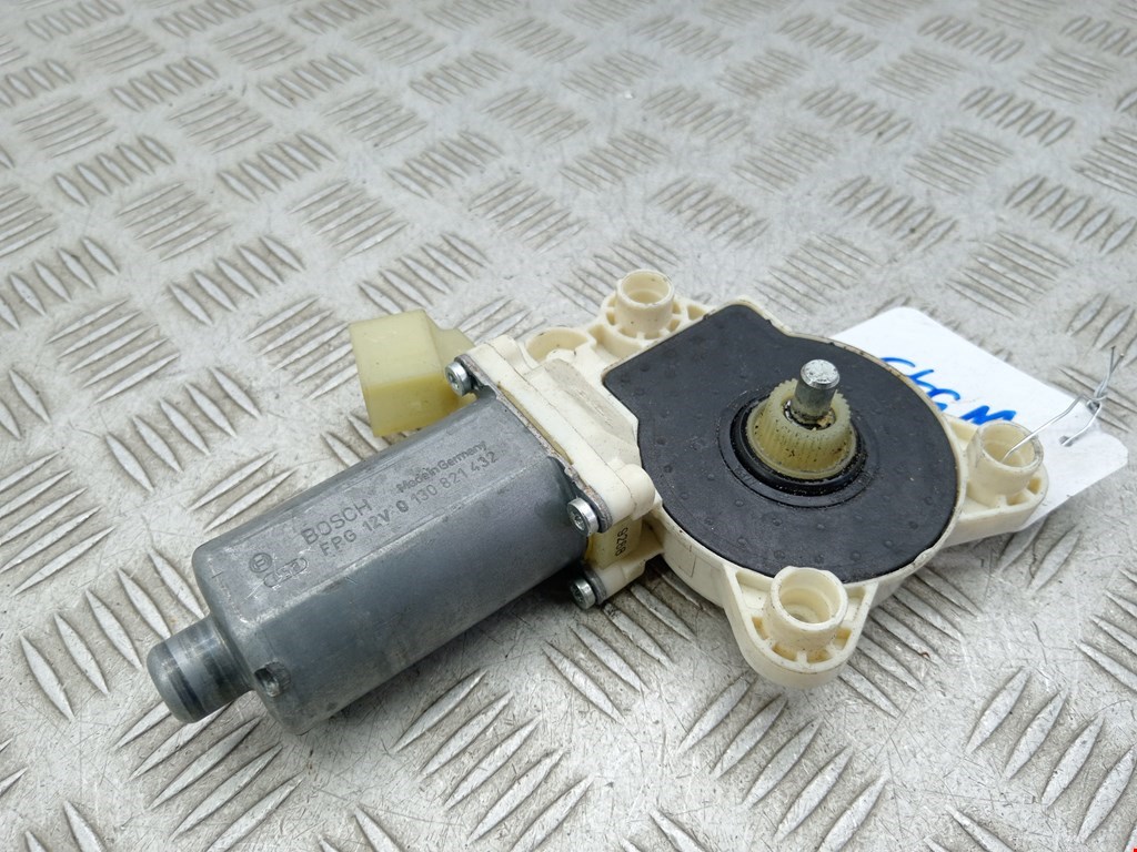 Моторчик (двигатель) стеклоподъемника MERCEDES-BENZ CLS-Class C219 2004-2010