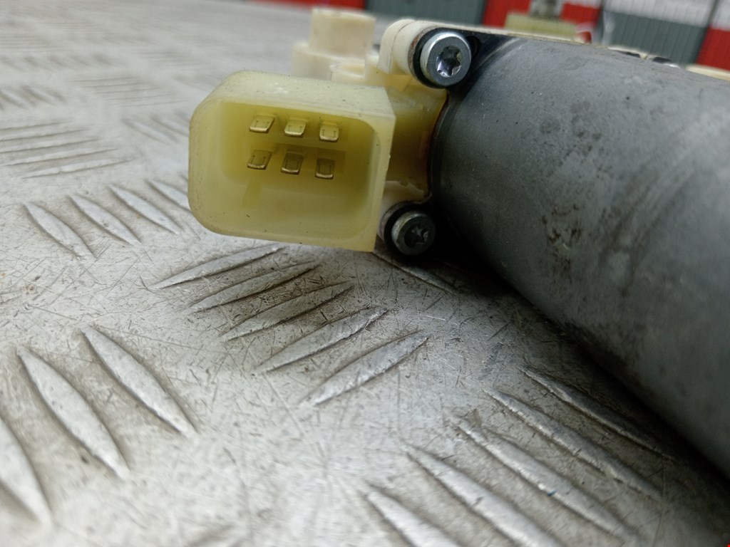 Моторчик (двигатель) стеклоподъемника MERCEDES-BENZ CLS-Class C219 2004-2010