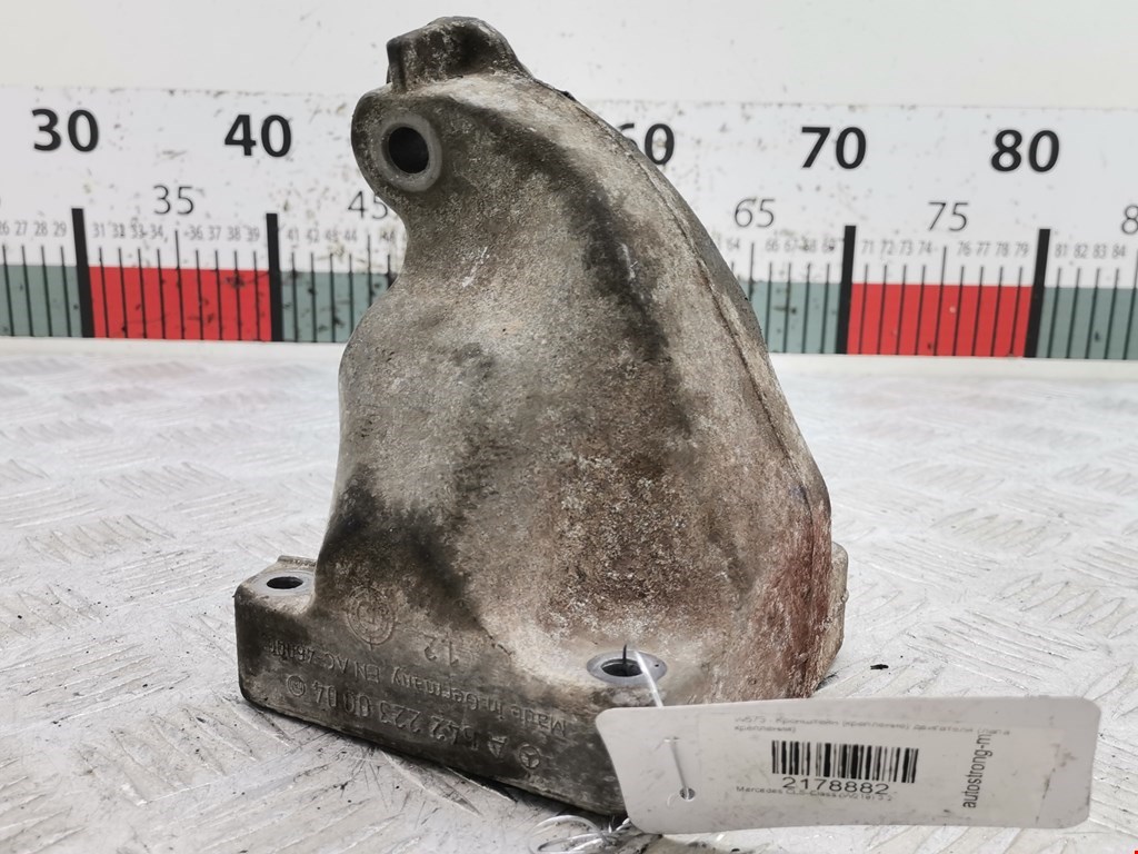 Кронштейн (крепление лапа) двигателя Mercedes CLS-Class (W219) (2004-2010)