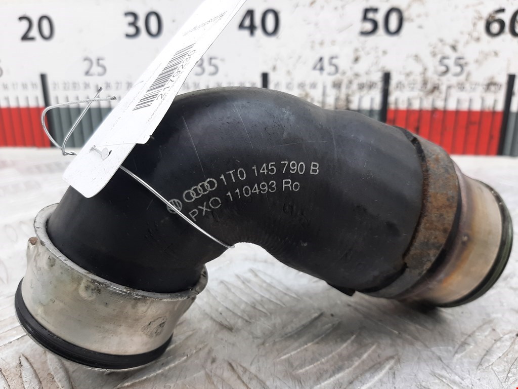 Патрубок интеркулера VOLKSWAGEN Passat B6 2005-2011