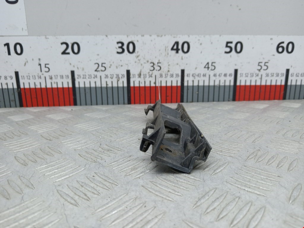 Кронштейн переднего бампера правый VOLKSWAGEN Passat B6 2005-2011