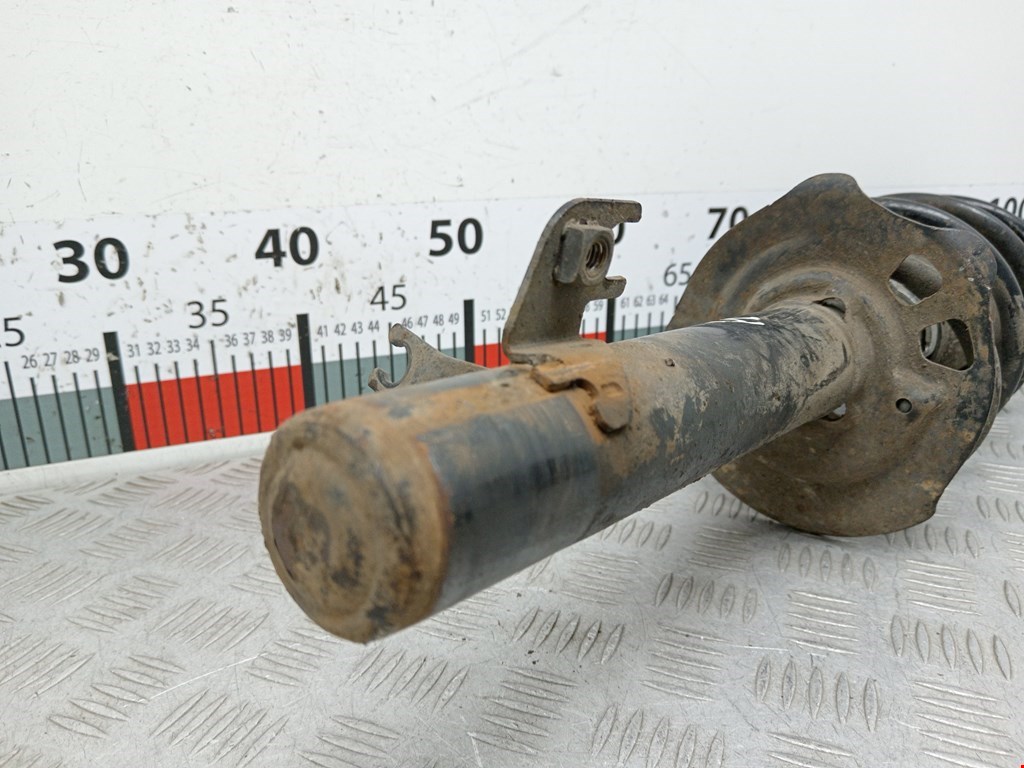 Амортизатор передний левый TOYOTA Aygo AB10 2005-2014