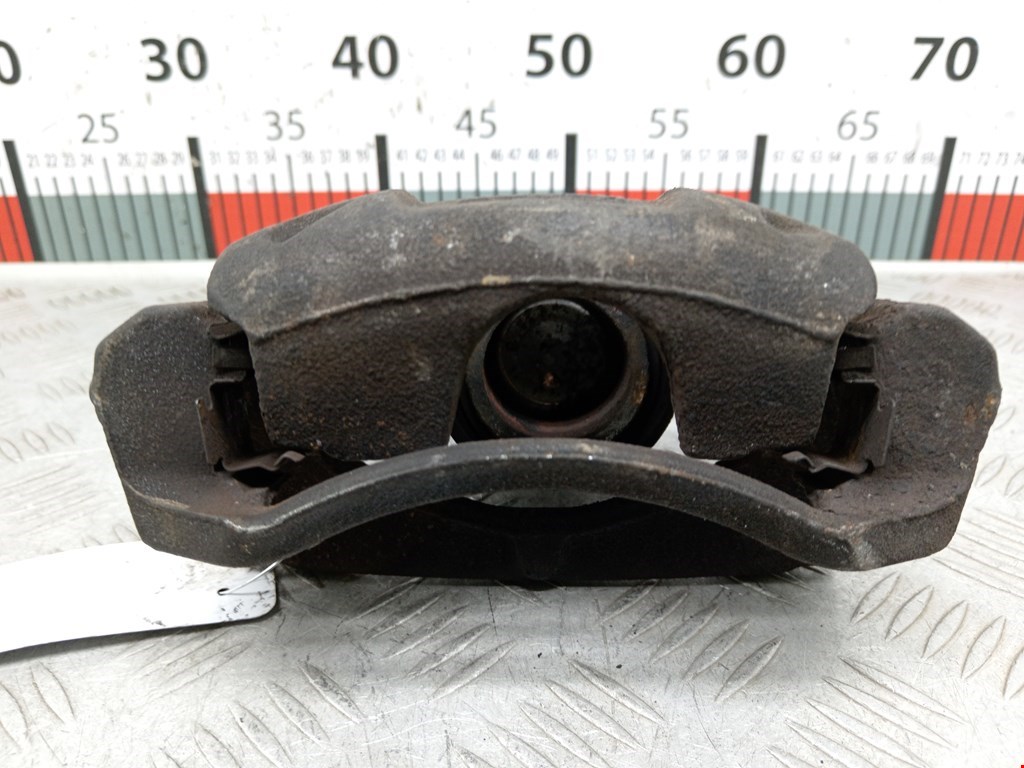 Суппорт передний левый TOYOTA Aygo AB10 2005-2014