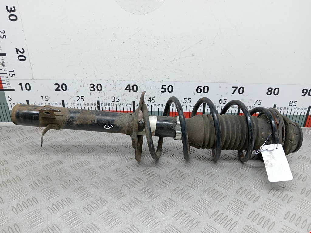 Амортизатор передний правый TOYOTA Aygo AB10 2005-2014