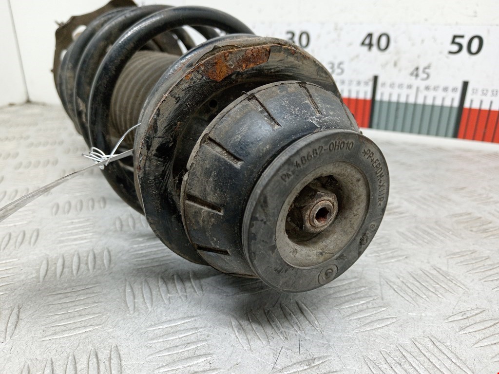 Амортизатор передний правый TOYOTA Aygo AB10 2005-2014