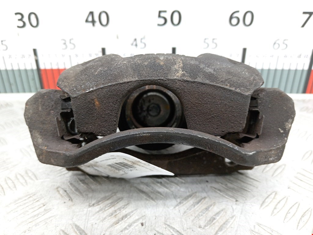 Суппорт передний правый TOYOTA Aygo AB10 2005-2014