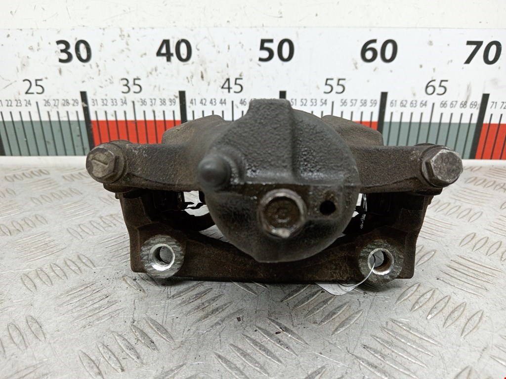 Суппорт передний правый TOYOTA Aygo AB10 2005-2014