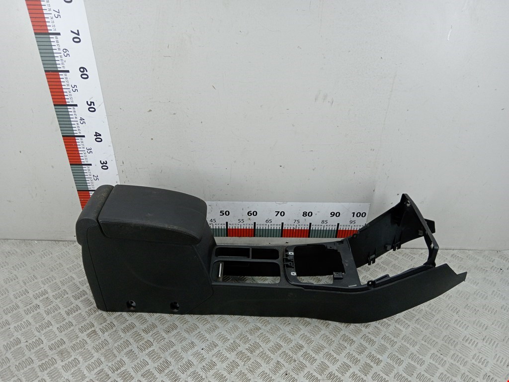 Подлокотник в салон VOLKSWAGEN Tiguan 2007-2016