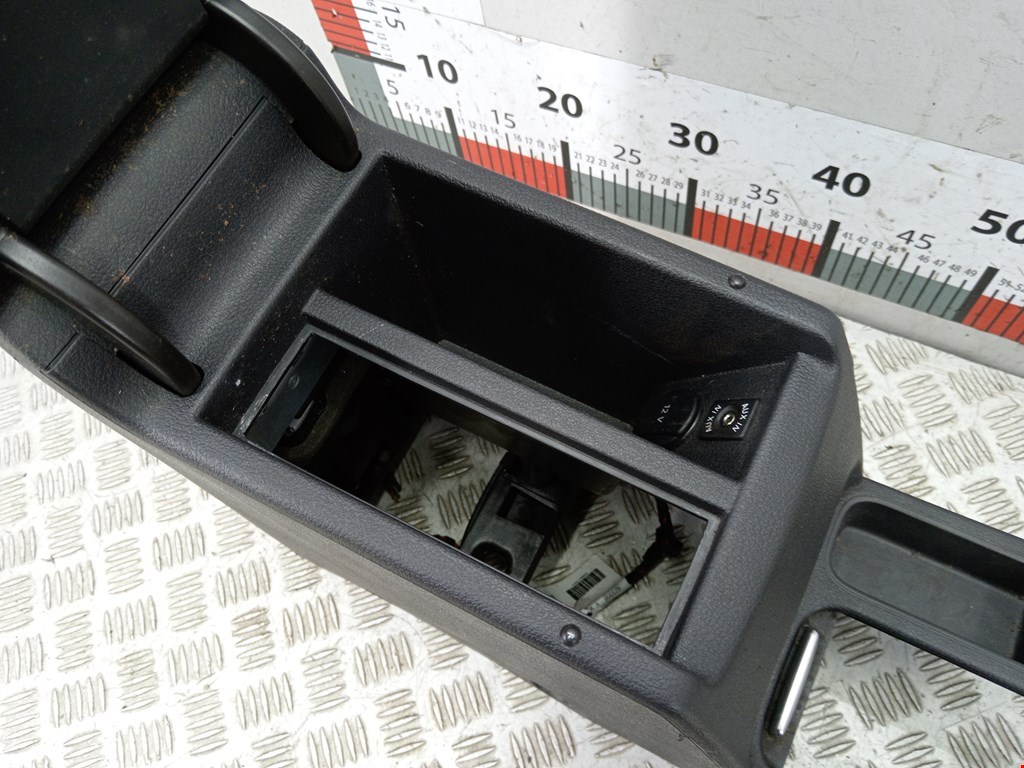 Подлокотник в салон VOLKSWAGEN Tiguan 2007-2016