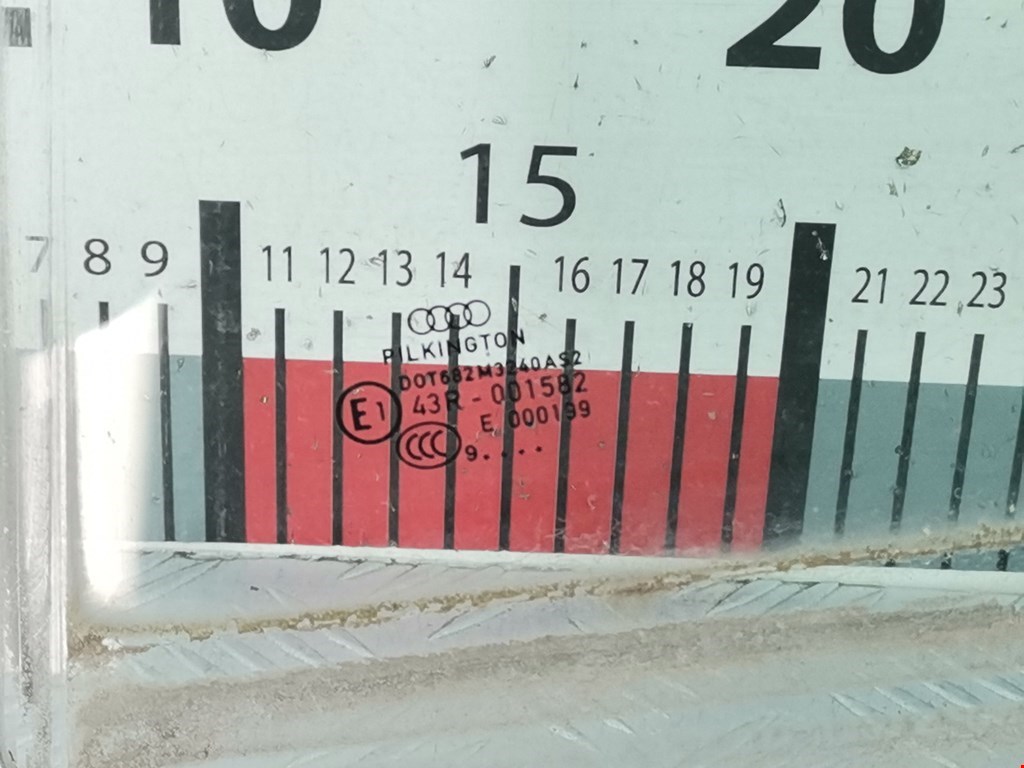 Стекло двери заднее левое AUDI A4 B8 2007-2015