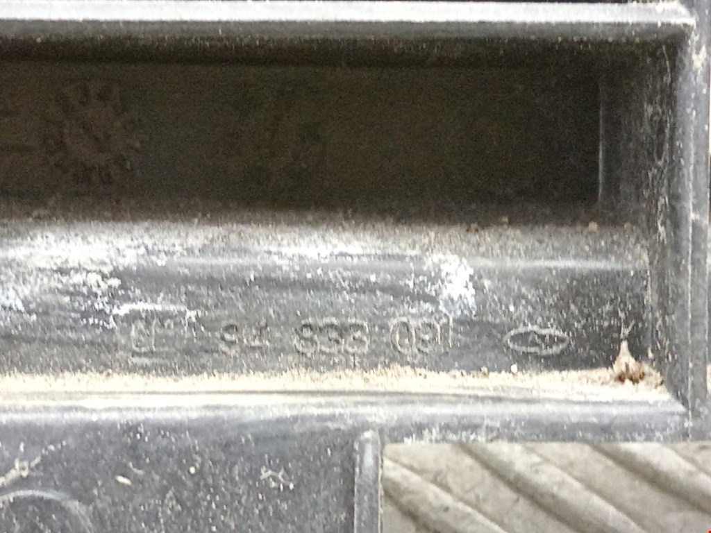 Кронштейн заднего бампера центральный CHEVROLET Cruze 2009-2015