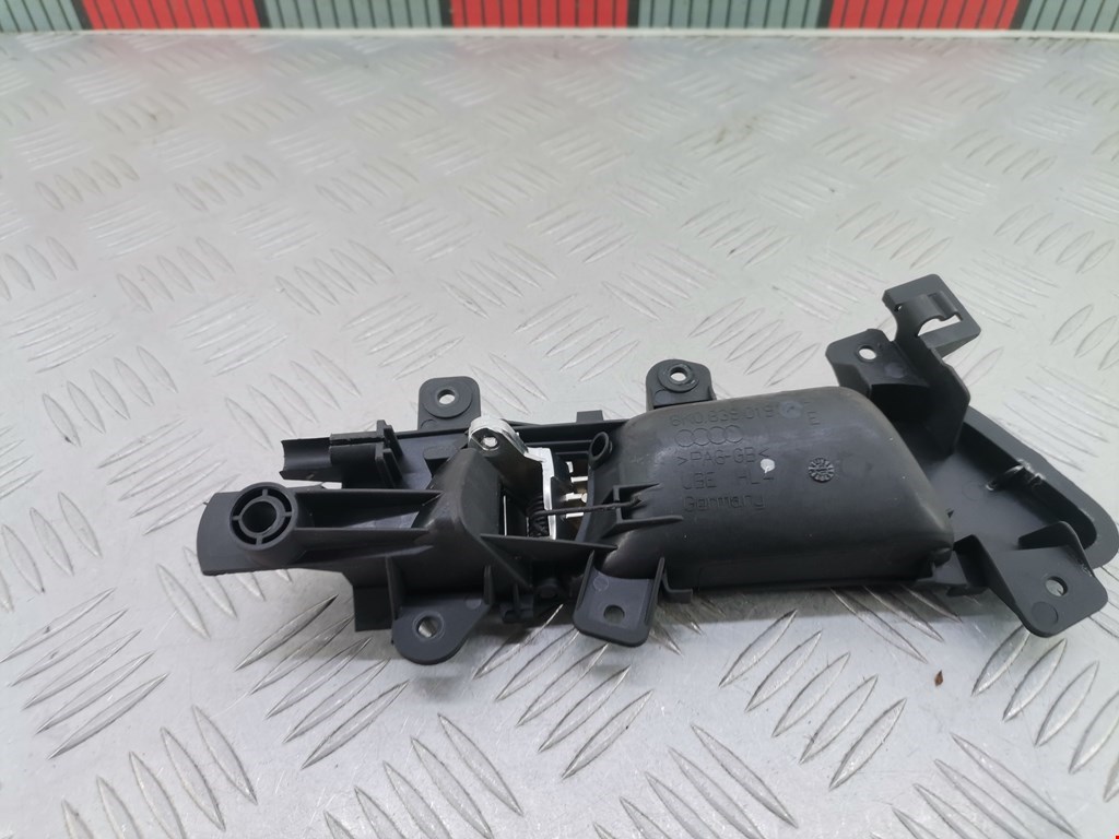 Ручка дверная задняя внутренняя левая AUDI A4 B8 2007-2015