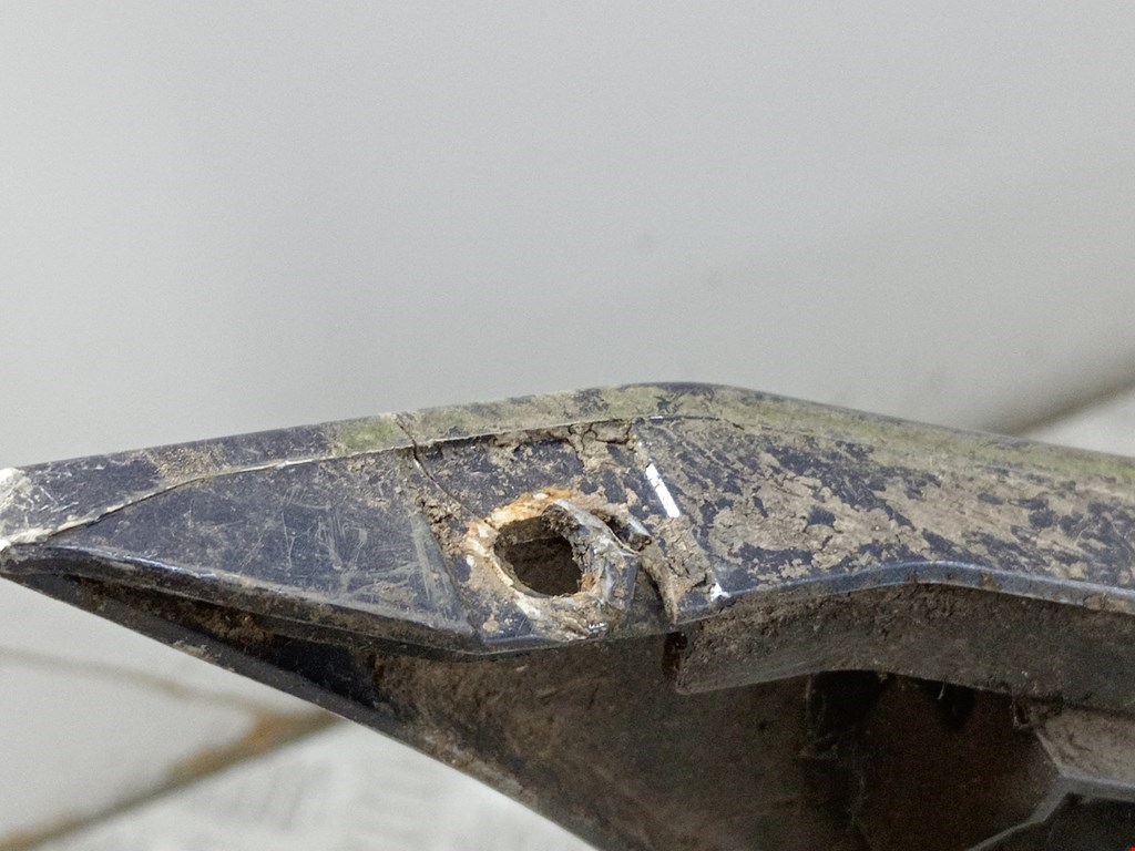 Бампер задний MERCEDES-BENZ CLS-Class C219 2004-2010