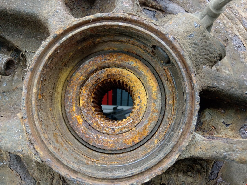 Ступица задняя левая MERCEDES-BENZ M-Class W163 ML 1997-2005