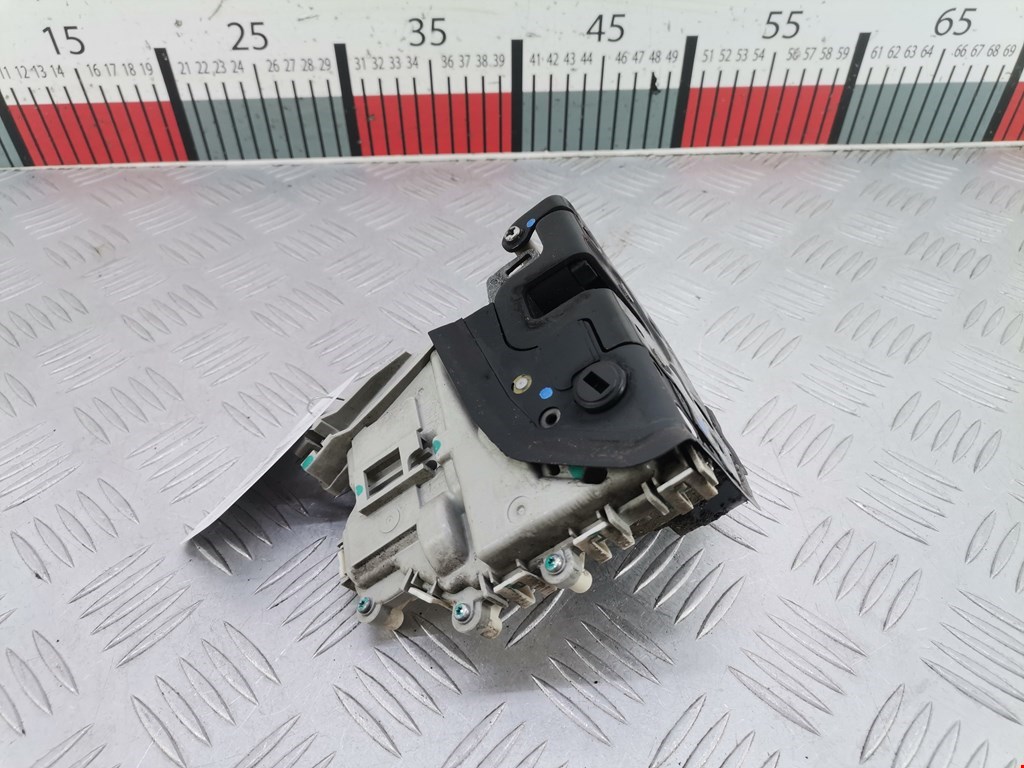 Замок двери задней левой AUDI A4 B8 2007-2015