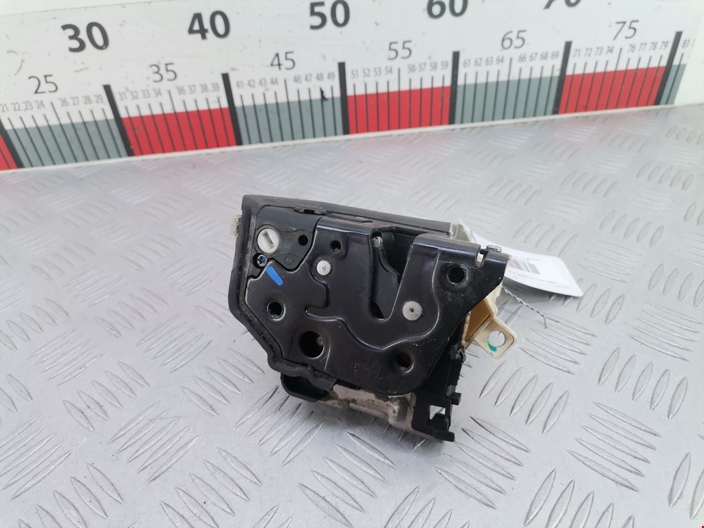 Замок двери задней левой AUDI A4 B8 2007-2015