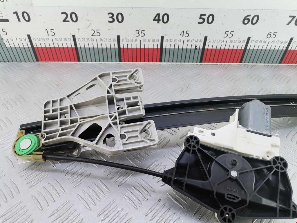 Стеклоподъемник задний правый AUDI A4 B8 2007-2015