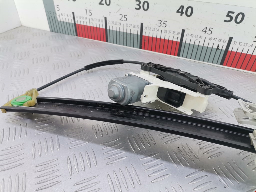 Стеклоподъемник задний правый AUDI A4 B8 2007-2015