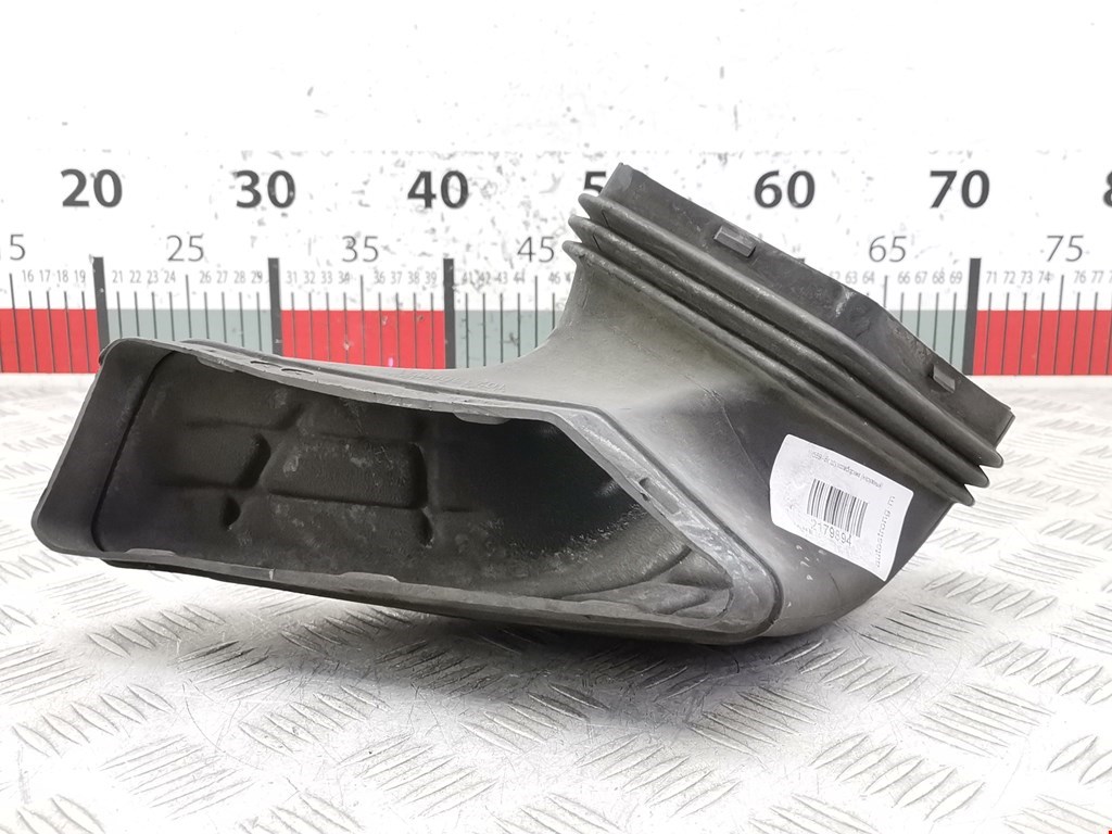 Воздухозаборник (наружный) AUDI A4 B8 2007-2015