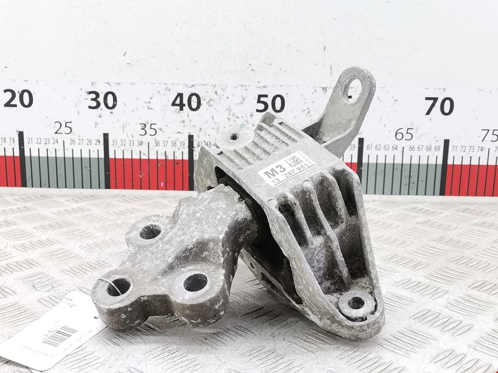 Подушка (опора) крепления КПП Opel Astra J (2009-2018)