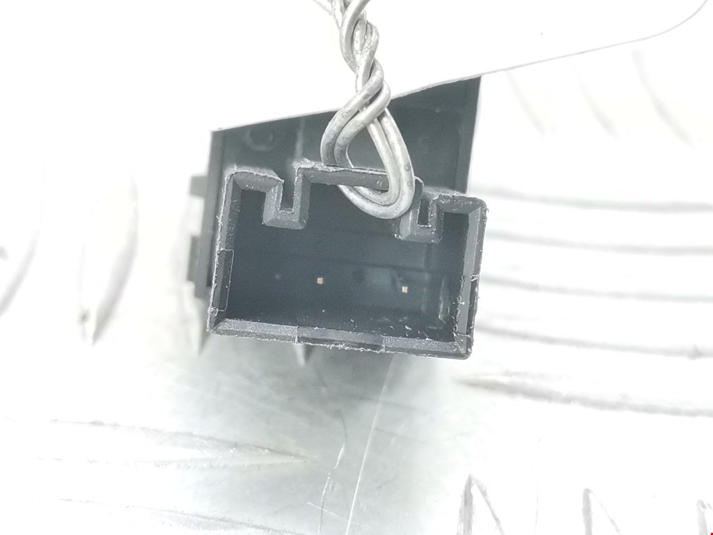 Кнопка стеклоподъемника VOLKSWAGEN Tiguan 2007-2016