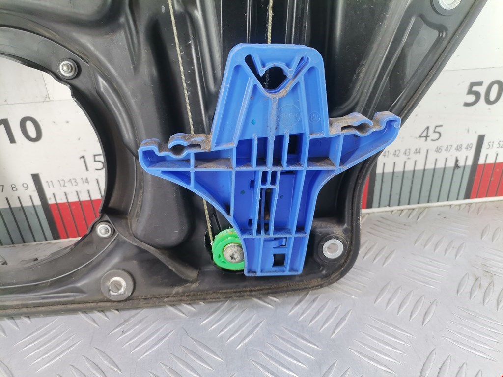 Стеклоподъемник задний левый VOLKSWAGEN Tiguan 2007-2016