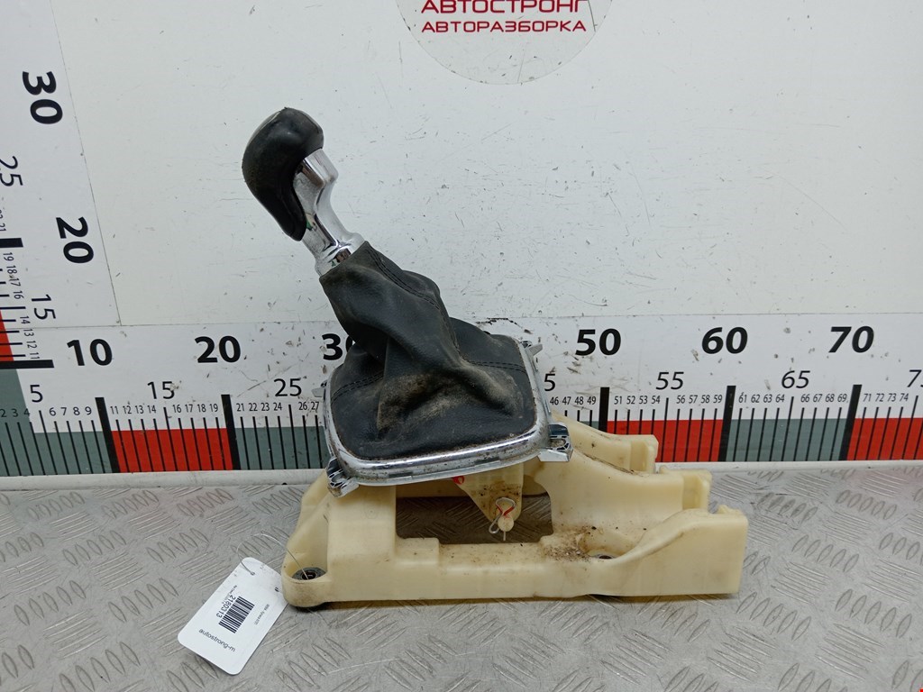 Кулиса (селектор) АКПП/МКПП в салоне KIA Cee'd II 2012-2018