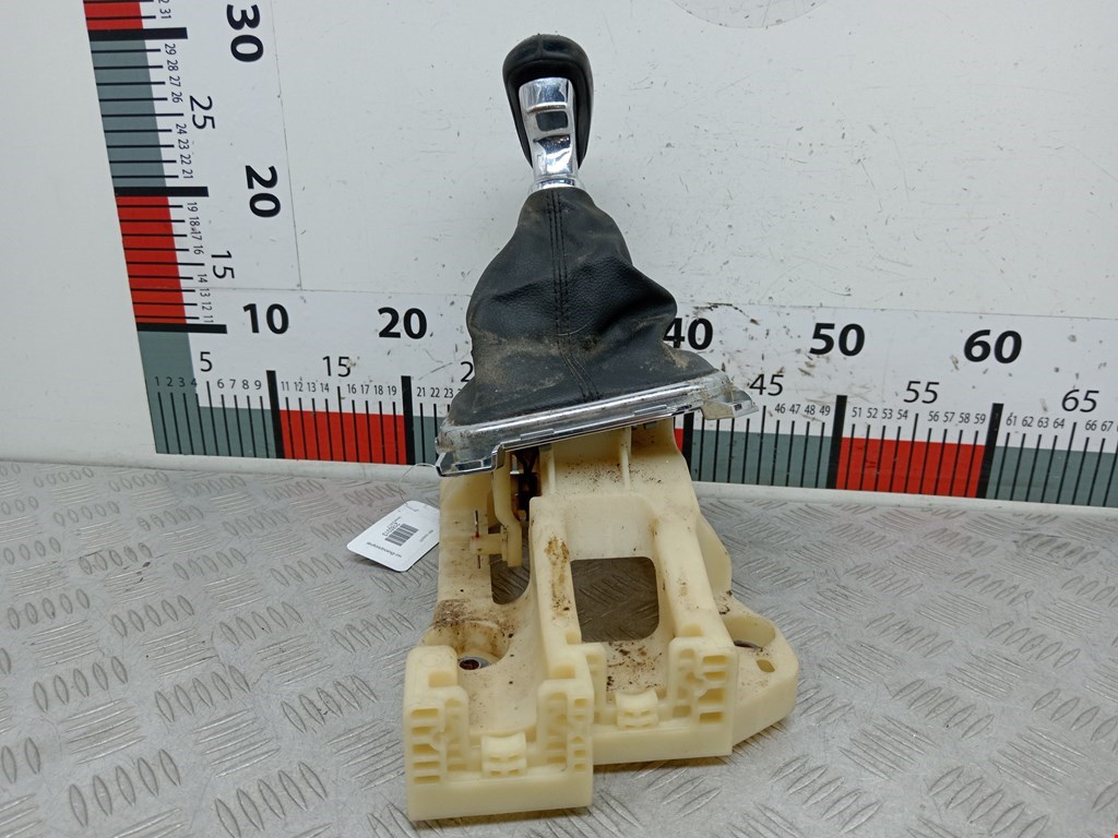 Кулиса (селектор) АКПП/МКПП в салоне KIA Cee'd II 2012-2018