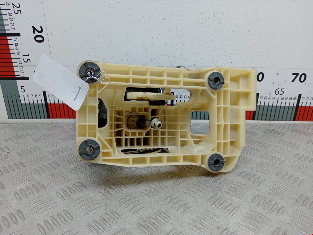 Кулиса (селектор) АКПП/МКПП в салоне KIA Cee'd II 2012-2018