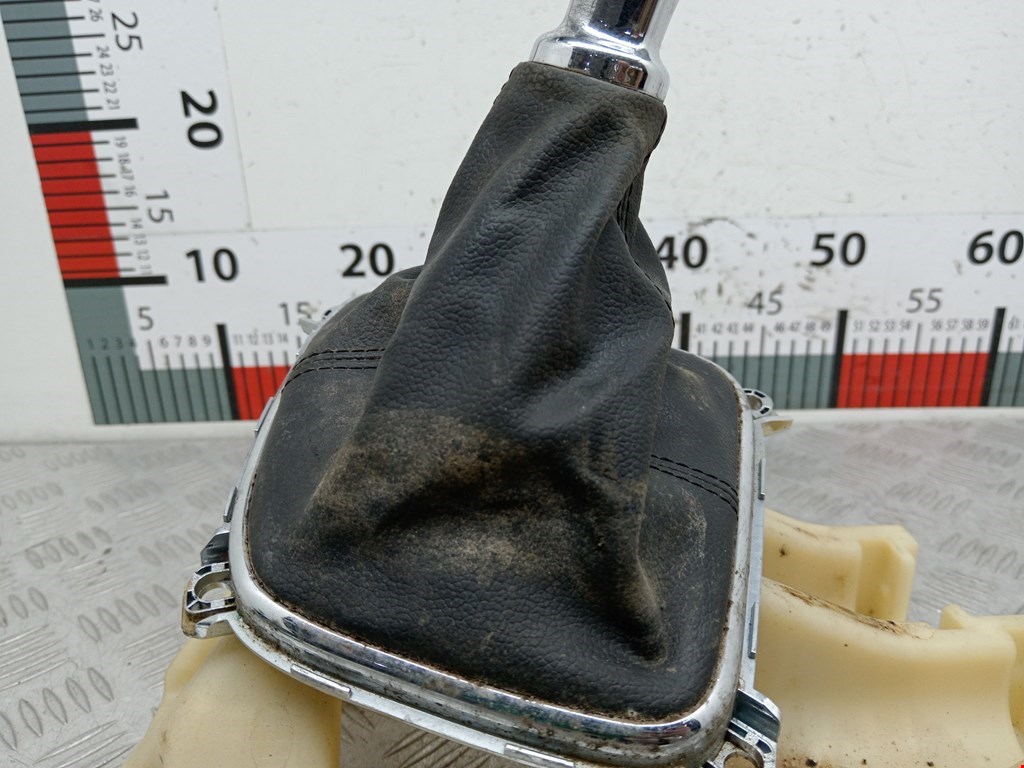 Кулиса (селектор) АКПП/МКПП в салоне KIA Cee'd II 2012-2018