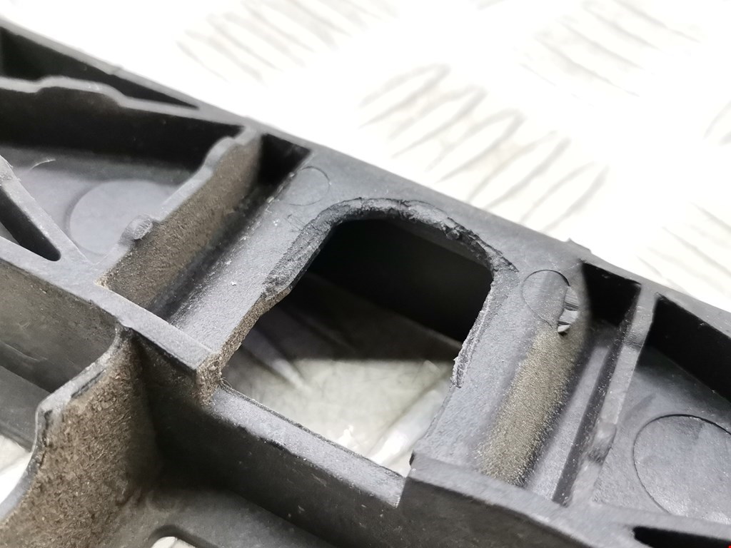 Кронштейн заднего бампера левый правый HYUNDAI i40 2011-2019