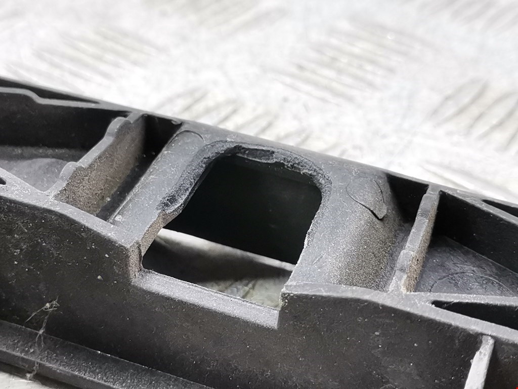 Кронштейн заднего бампера левый правый HYUNDAI i40 2011-2019