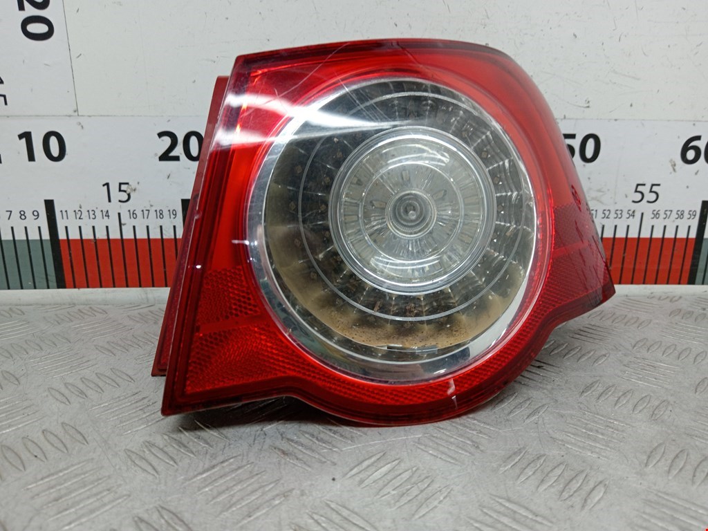 Фонарь задний правый VOLKSWAGEN Passat B6 2005-2011