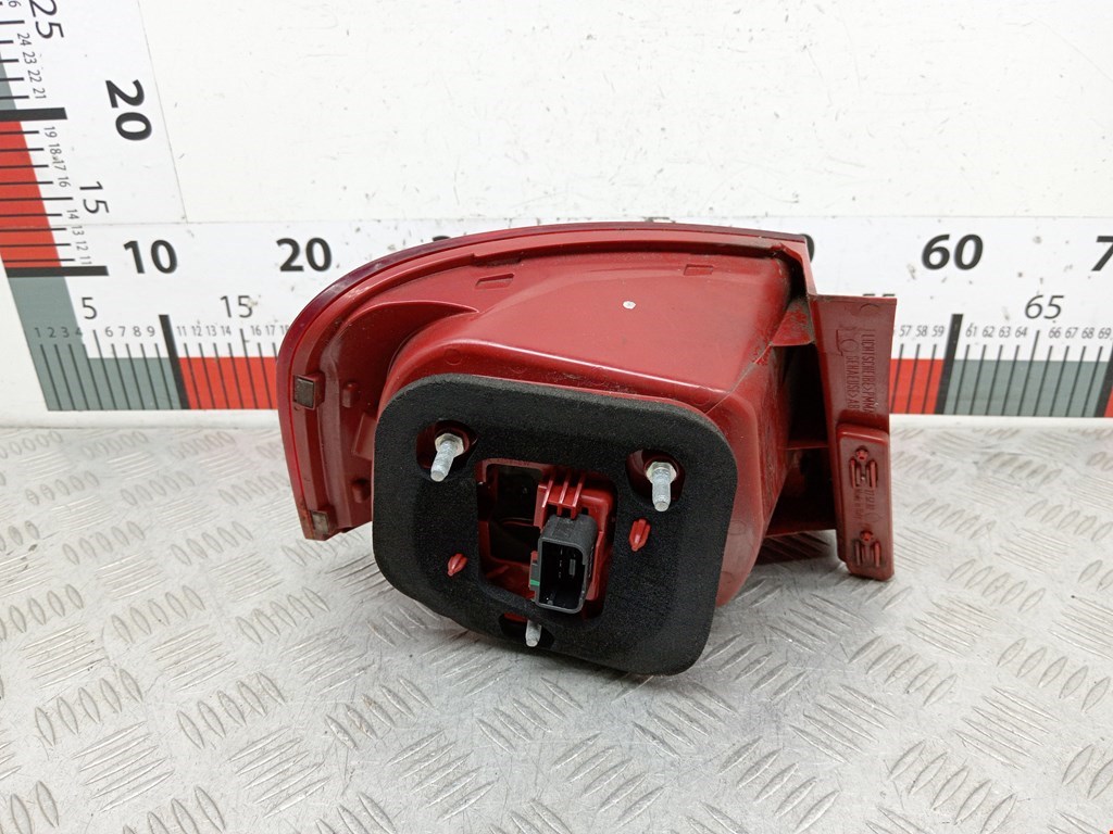 Фонарь задний правый VOLKSWAGEN Passat B6 2005-2011