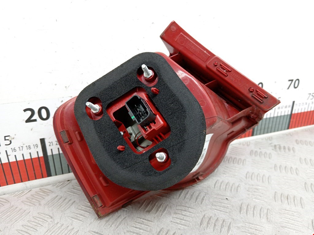 Фонарь задний правый VOLKSWAGEN Passat B6 2005-2011